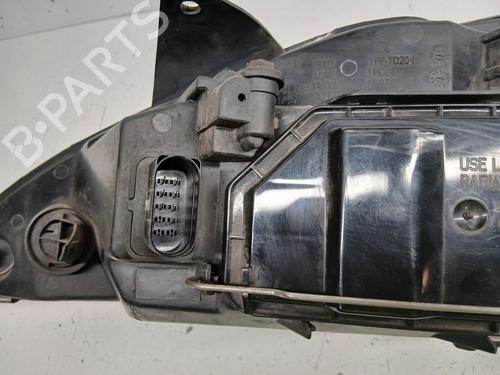 Phare droit FORD FOCUS I (DAW, DBW) 1.6 16V | BP29728283C29
