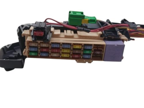 fuse-box-renault-clio-iii-br01-cr01-2005-2006-2007-2008-2009-2010-2011-2012-2013-2014-36325406 main image