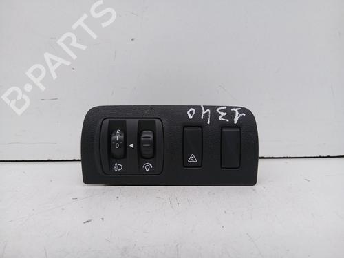 switch-renault-megane-iii-hatchback-bz01_-b3_-2008-32999961 main image