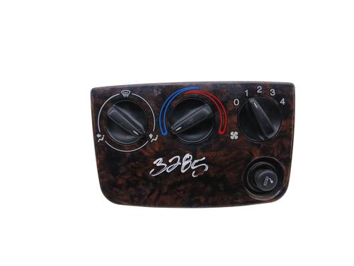 Used Climate control Climate control FORD FIESTA IV (JA_, JB_) 1.25 i 16V (75 hp) 33852852 33852852