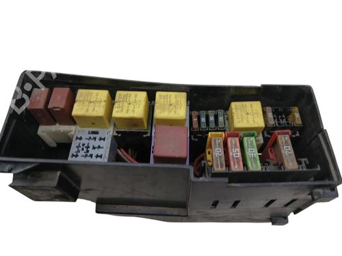 Used Fuse box Fuse box 28004989 28004989