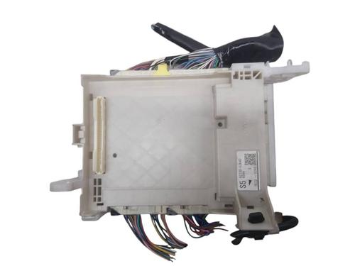 fuse-box-toyota-yaris-_p13_-2010-2011-2012-2013-2014-2015-2016-2017-2018-2019-2020-40541703 main image