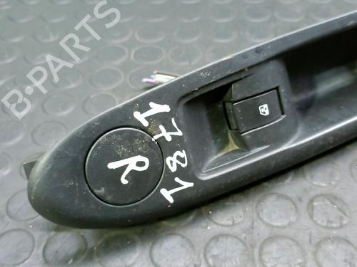 Used Right front window switch RENAULT CLIO II (BB_, CB_) 1.5 dCi (B/CB3M) (64 hp) 20814531