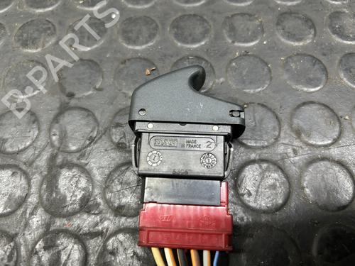Right front window switch RENAULT MEGANE I (BA0/1_) 1.4 e (BA0E, BA0V) | BP28313889I26