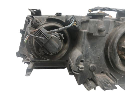 Right headlight BMW 3 (E46) 320 d | BP32268821C29 