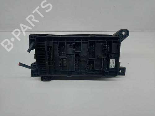 Used Fuse box KIA SORENTO I (JC) 2.5 CRDi 4WD (140 hp) 21768397