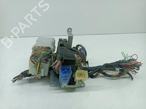 Used Fuse box SUZUKI GRAND VITARA I (FT, HT) 2.0 TD 4x4 (SQ420D) (87 hp) 26155547