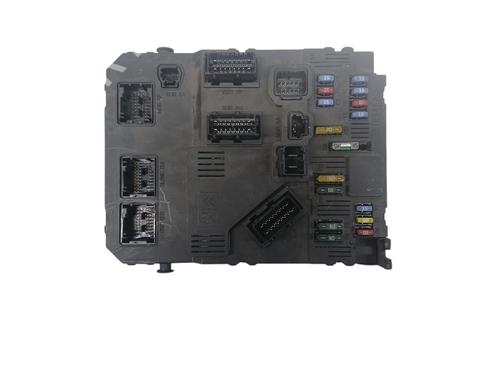 Used Fuse box Fuse box PEUGEOT 407 (6D_) 1.6 HDi 110 (6D9HZC, 6D9HYC) (109 hp) 34521650 34521650