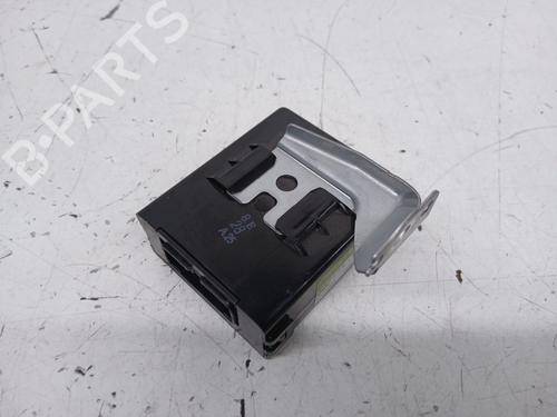 Electronic module TOYOTA RAV 4 II (_A2_) 2.0 4WD (ACA21, ACA20) | BP30487279M83 