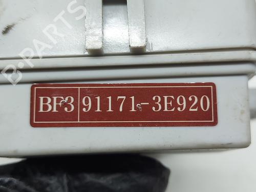 Fuse box KIA SORENTO I (JC) | BP28670984E1