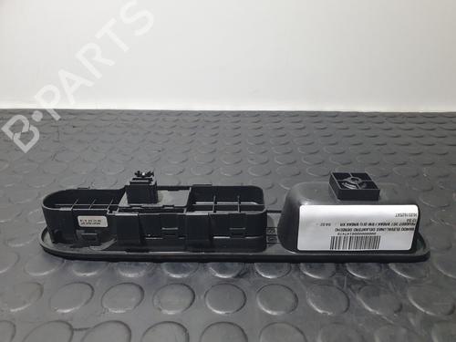 Right front window switch PEUGEOT 307 Break (3E) 2.0 HDI 90 | BP20821065I26 