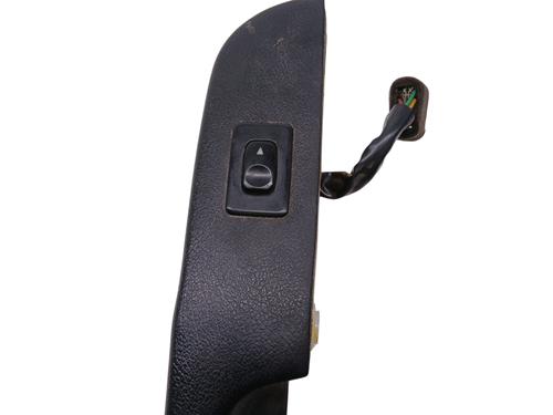 Højre fortil elrude kontakt MITSUBISHI GALLOPER (JK-01) 2.5 TD intercooler (99 hp) 31841585