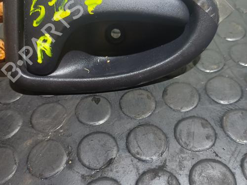 Used Front right interior door handle RENAULT CLIO II (BB_, CB_) 1.2 (BB0A, BB0F, BB10, BB1K, BB28, BB2D, BB2H, CB0A,... (58 hp) 31906784