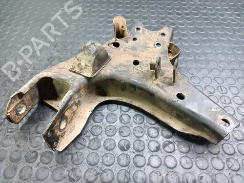 Used Right front suspension arm FORD MAVERICK (UDS, UNS) 2.7 TD (100 hp) 20835256