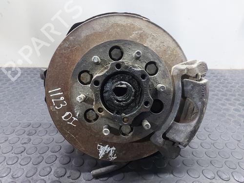 Used Left front steering knuckle NISSAN PATROL III/2 Station Wagon (W260) [1988-1998]  28183559