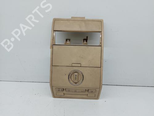 Plafoniera interna VW TOUAREG (7LA, 7L6, 7L7) 2.5 R5 TDI (174 hp) 31979381