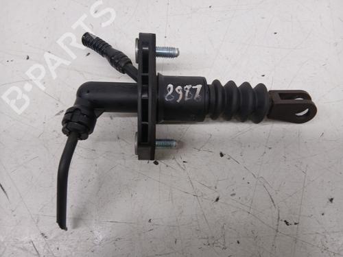 Used Clutch slave cylinder SUZUKI GRAND VITARA II (JT, TE, TD) 1.9 DDiS All-wheel Drive (JT419, TD44, JB419WD, JB419XD,... (129 hp) 26012139