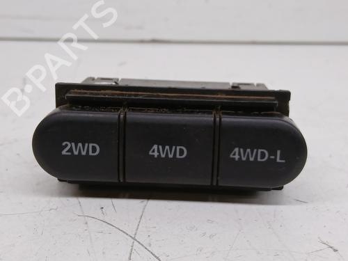 Used Switch SUZUKI JIMNY Closed Off-Road Vehicle (SN) 1.5 DDiS 4x4 (86 hp) 29610923