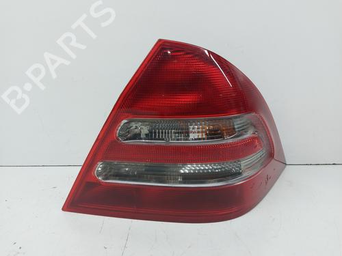 Used Right taillight MERCEDES-BENZ C-CLASS (W203) C 220 CDI (203.008) (150 hp) 26544003