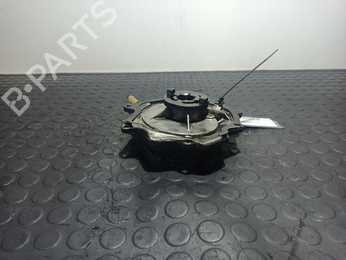 Used Vacuum pump MERCEDES-BENZ VITO Van (W638) 110 D 2.3 (638.074, 638.078) (98 hp) 20831241