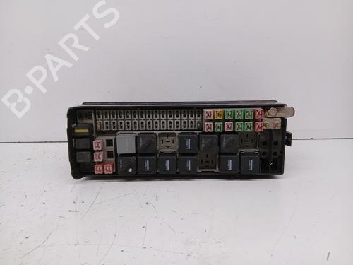 Used Fuse box LAND ROVER DISCOVERY III (L319) 2.7 TD 4x4 (190 hp) 27858181