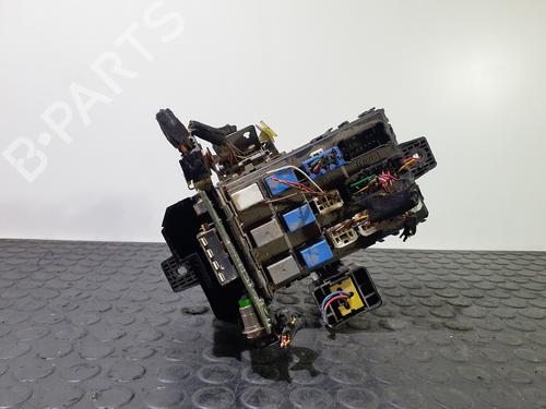 Used Fuse box HYUNDAI SANTA FÉ I (SM) 2.4 16V (146 hp) 20837341