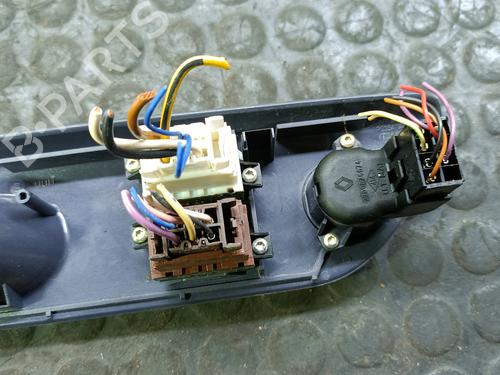 Left front window switch RENAULT ESPACE III (JE0_) 2.0 16V (JE0N, JE0L, JE02) | BP20820819I27 