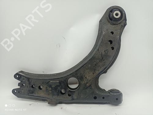 Venstre fortil bærearm CITROËN C2 (JM_) 1.1 (60 hp) 31795288