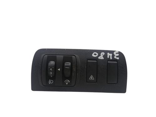 switch-renault-megane-iii-hatchback-bz01_-b3_-2008-33694855 main image