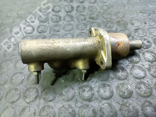 Brake master cylinder VW PASSAT B2 Variant (33B) 1.6 | BP28369240M77 