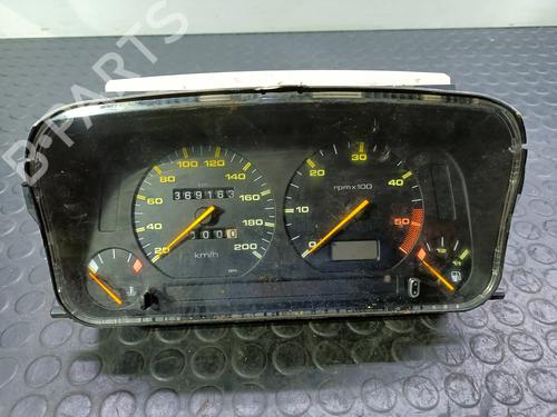 Used Instrument cluster VW POLO CLASSIC (86C, 80) [1985-1994]  20824964