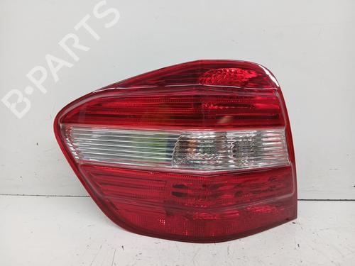 Used Left taillight MERCEDES-BENZ M-CLASS (W164) ML 320 CDI 4-matic (164.122) (224 hp) 31909499