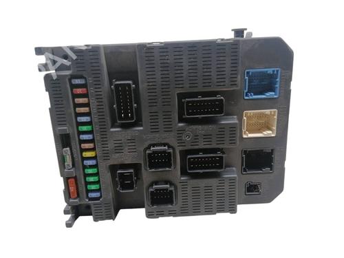 Used Fuse box Fuse box 38734791 38734791
