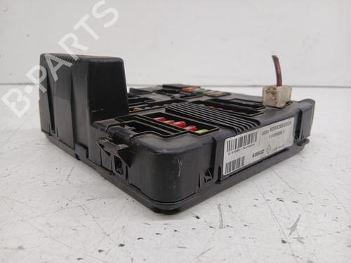 Fuse box RENAULT SCÉNIC II (JM0/1_) | BP30551661E1