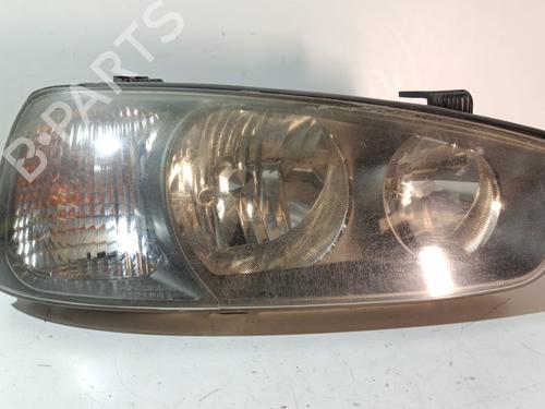 Used Right headlight HYUNDAI ELANTRA III (XD) 2.0 (139 hp) 20832259