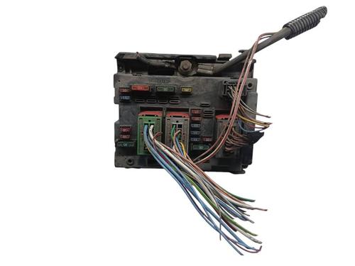 Used Fuse box Fuse box 39494396 39494396
