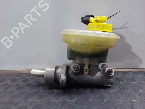 Used Brake master cylinder MITSUBISHI L200 / TRITON (KA_T, KB_T) 2.5 DI-D (KA4T) (128 hp) 28183673