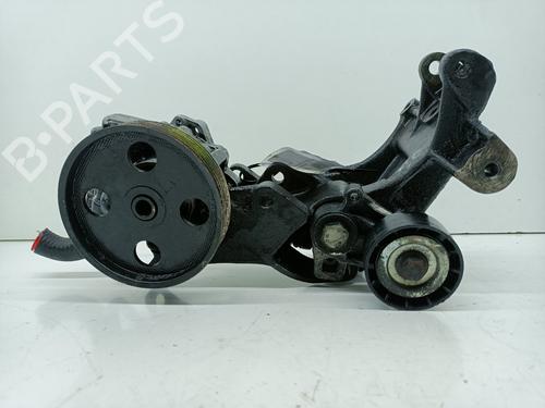 Used Steering pump NISSAN PRIMERA Hatchback (P11) 2.0 TD (90 hp) 32043043