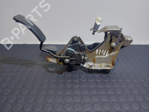 Used Pedal RENAULT CLIO III (BR0/1, CR0/1) 1.5 dCi (BR17, CR17) (86 hp) 20828841