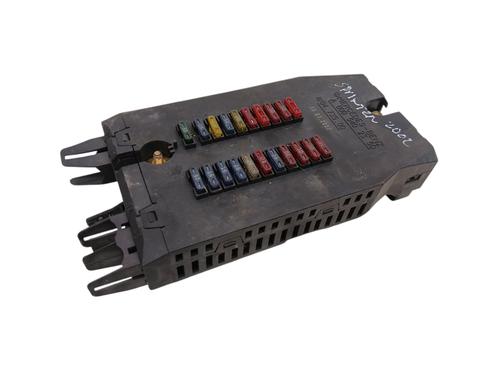 Used Fuse box Fuse box MERCEDES-BENZ SPRINTER 2-t Van (B901, B902) [1995-2006] 36504734 36504734