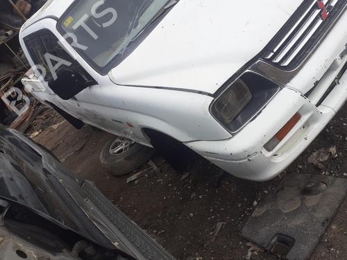 Lève-vitre avant gauche MITSUBISHI L200 (K7_T, K6_T, K5_T) 2.5 TD 4WD (K74T) | BP20839918C22 