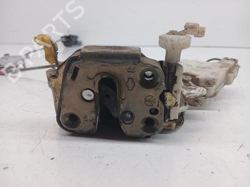 Used Front right lock NISSAN TERRANO II (R20) 2.7 TDi 4WD (125 hp) 28010549