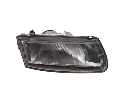 Used Right headlight Right headlight MITSUBISHI CARISMA Saloon (DA_) 1.9 TD (DA4A) (90 hp) 33748762 33748762