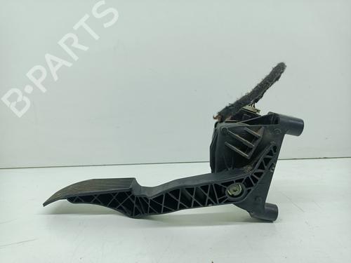 Used Pedal OPEL ZAFIRA A MPV (T98) 2.0 DTI 16V (F75) (101 hp) 32428526