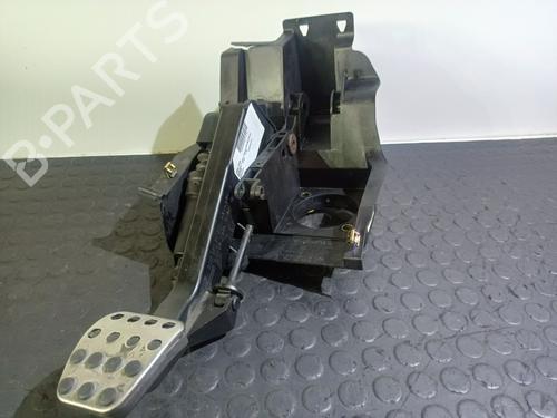 Used Break pedal MERCEDES-BENZ C-CLASS (W203) C 270 CDI (203.016) (170 hp) 20829894
