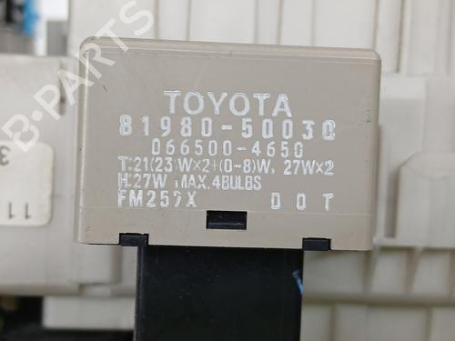 Fuse box TOYOTA RAV 4 II (_A2_) 2.0 4WD (ACA21, ACA20) | BP30551659E1
