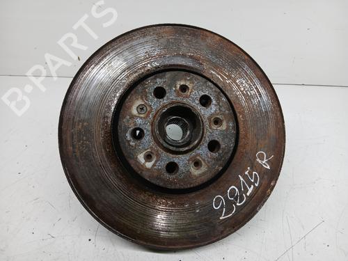 Used Right front steering knuckle VW GOLF IV (1J1) [1997-2008]  26490770
