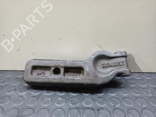 Used Engine mount RENAULT MASCOTT Platform/Chassis (UH_, HH_) [1999-2005]  31800396