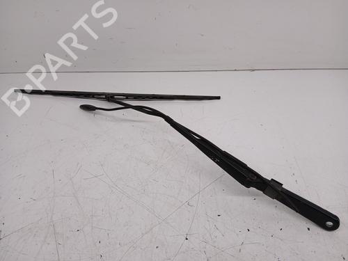 Used Front windshield wiper arm RENAULT MASTER II Van (FD) 2.5 dCi (120 hp) 26040145