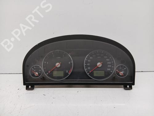 Used Instrument cluster FORD MONDEO III (B5Y) [2000-2007]  28673646